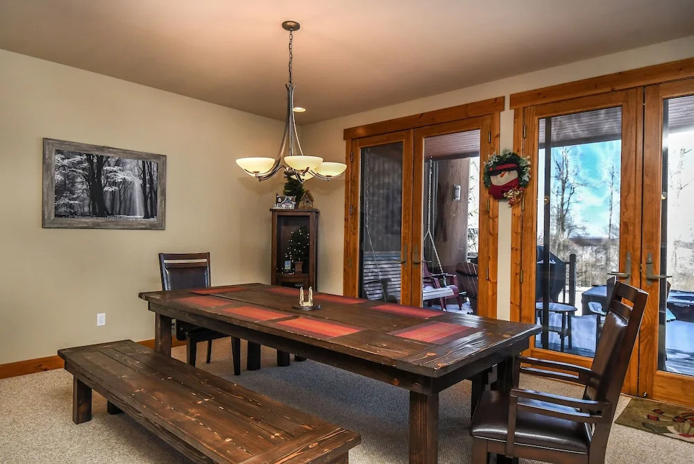 Glacier Paradise 5 Bedroom Townhome