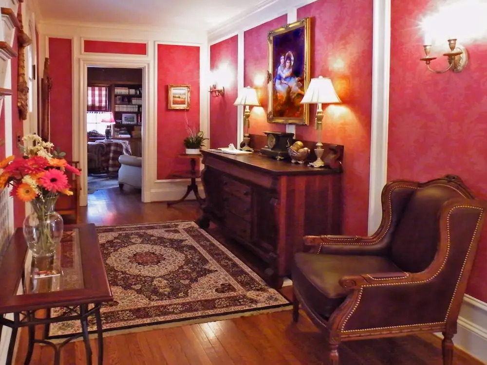 10 Fitch Luxurious Romantic Inn