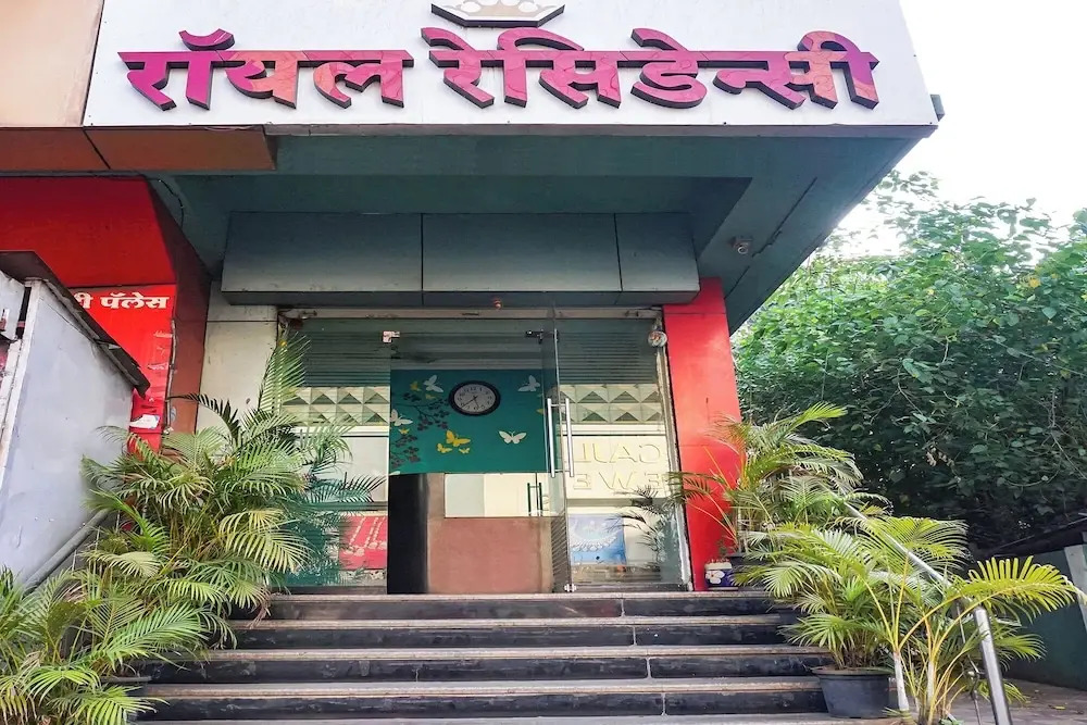 Fabhotel Royal Residency - Nr Phoenix mall