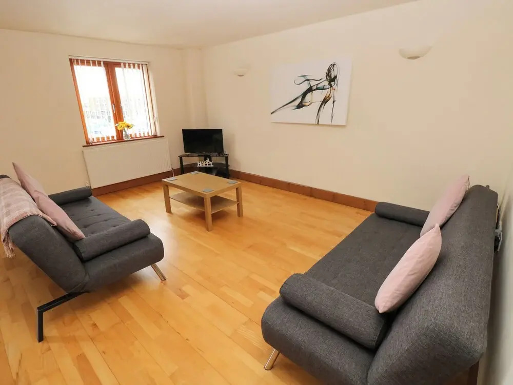 15 Sovereign House