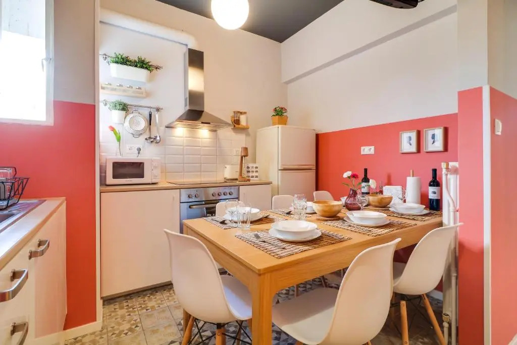 Spacious Central Flat☆3min to Metro☆AC|Netflix|PC