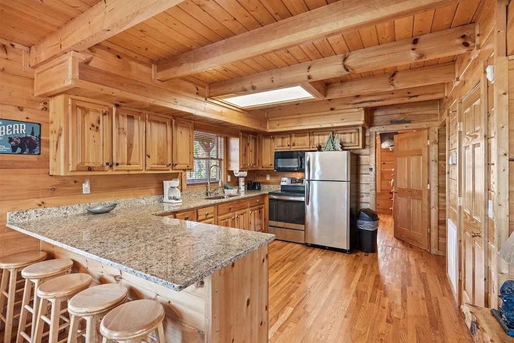 Big Bear Lodge 4 Bedroom Cabin by RedAwning