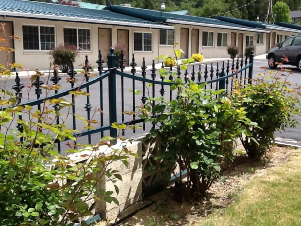 Pine Needles Inn