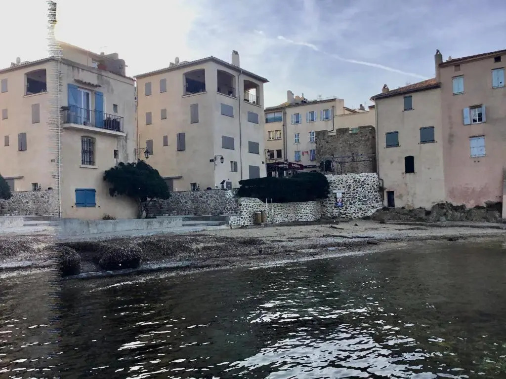 Ravissant studio climatisé Gambetta Miséricorde au cœur de Saint-Tropez