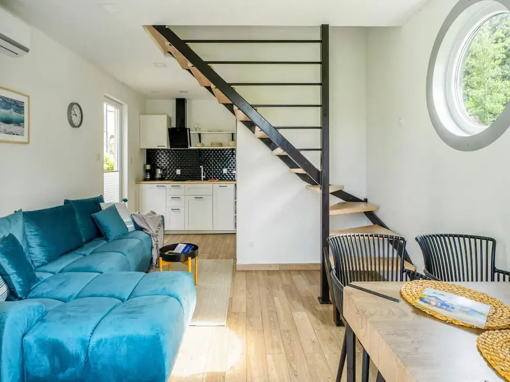 Spacious Holiday Homes With air Conditioning, Pool
