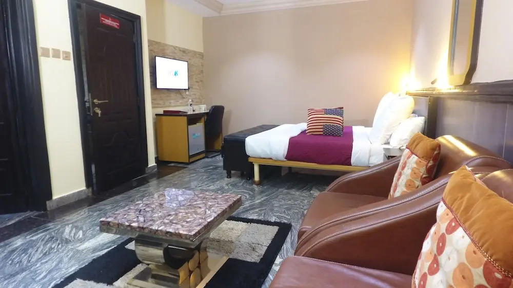 Choice gate Hotel and Suites