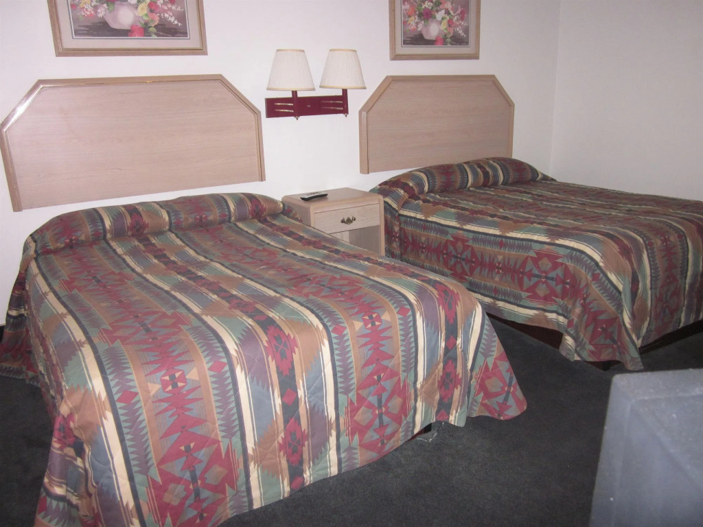 Two Sunsets Hotel