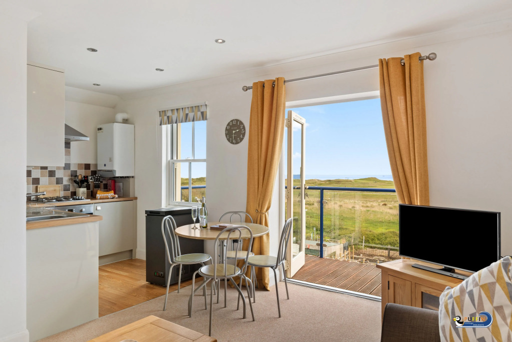 Surf Deck - Lovely Apartment Spectacular Coastal Views Short Walk to Beach