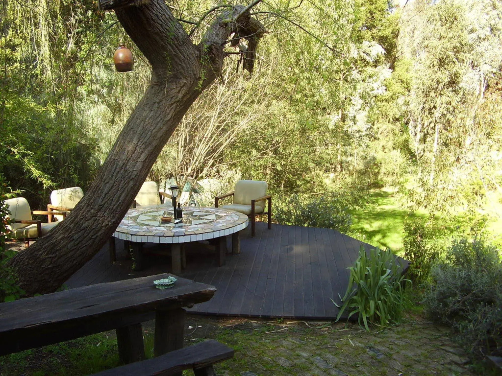 Black Cockatoo Lodge