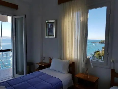Blue Sky Apartments & Rooms