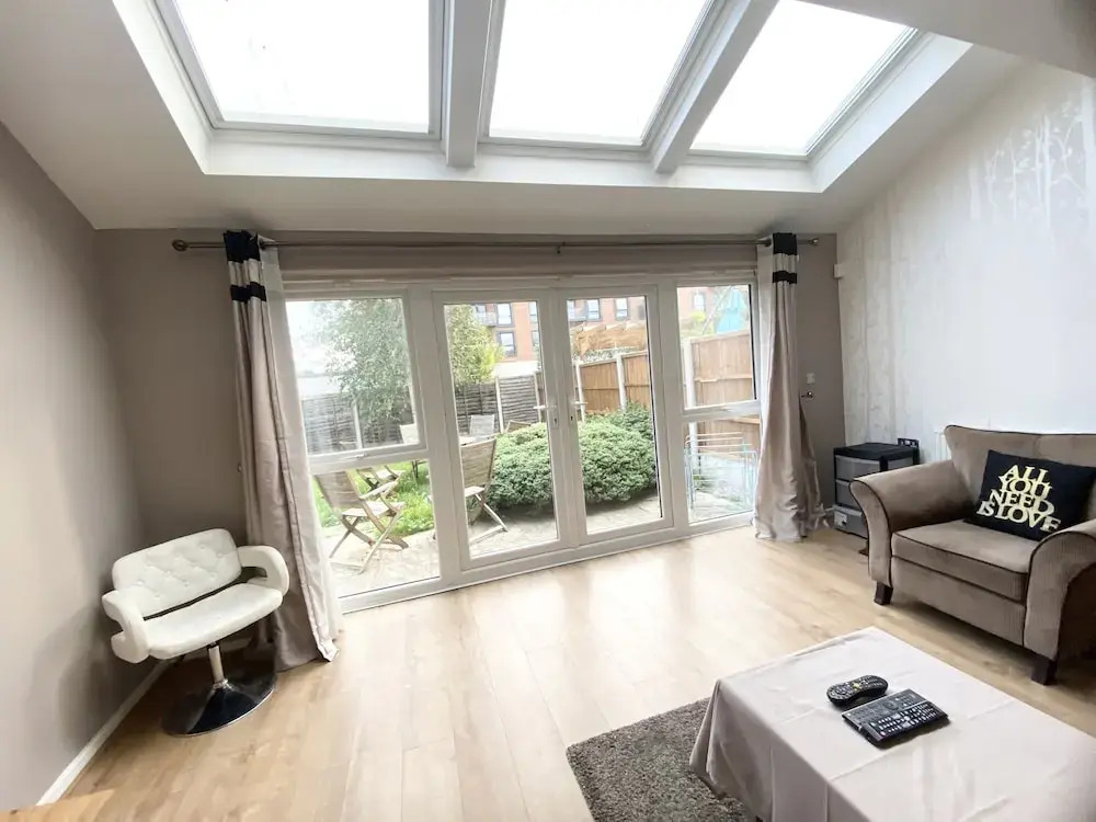 Thepropertyfocus - Spacious Modern House