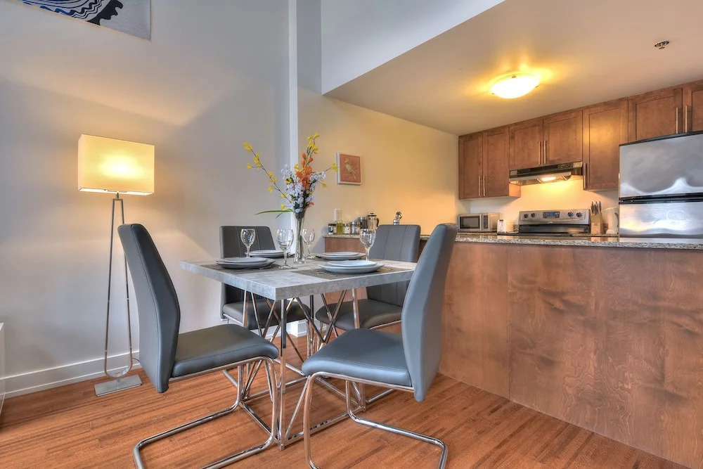 2 Floor Mezzanine Condo Near Convention Center