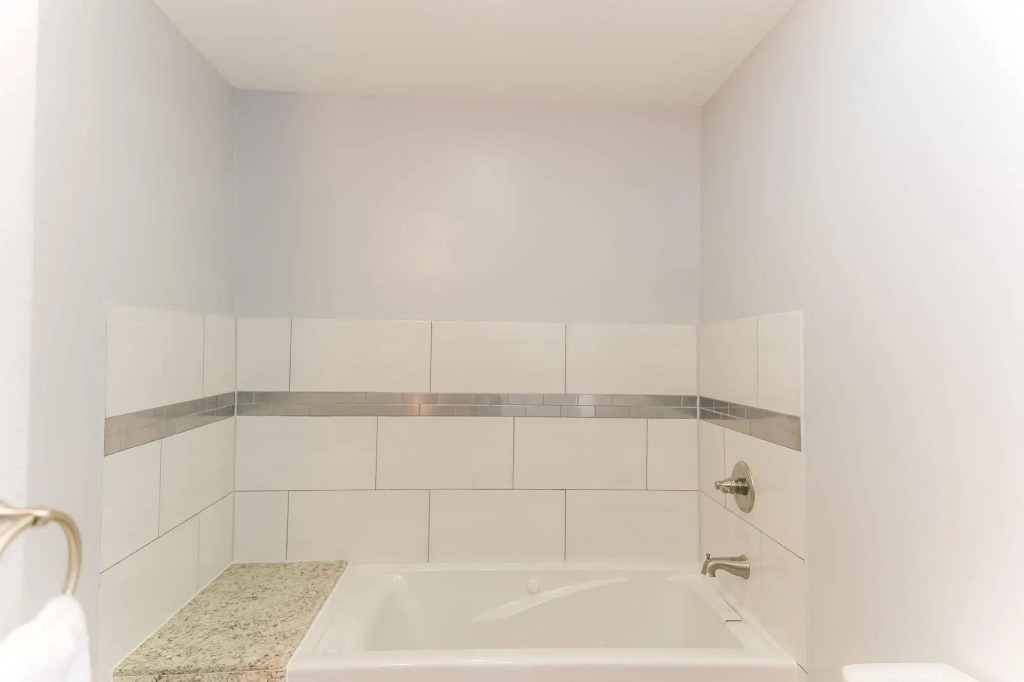 Hosteeva Conti Street Suites