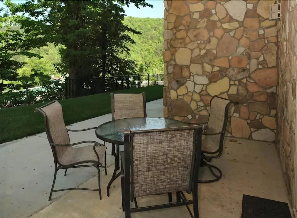 Summit Manor Condominiums