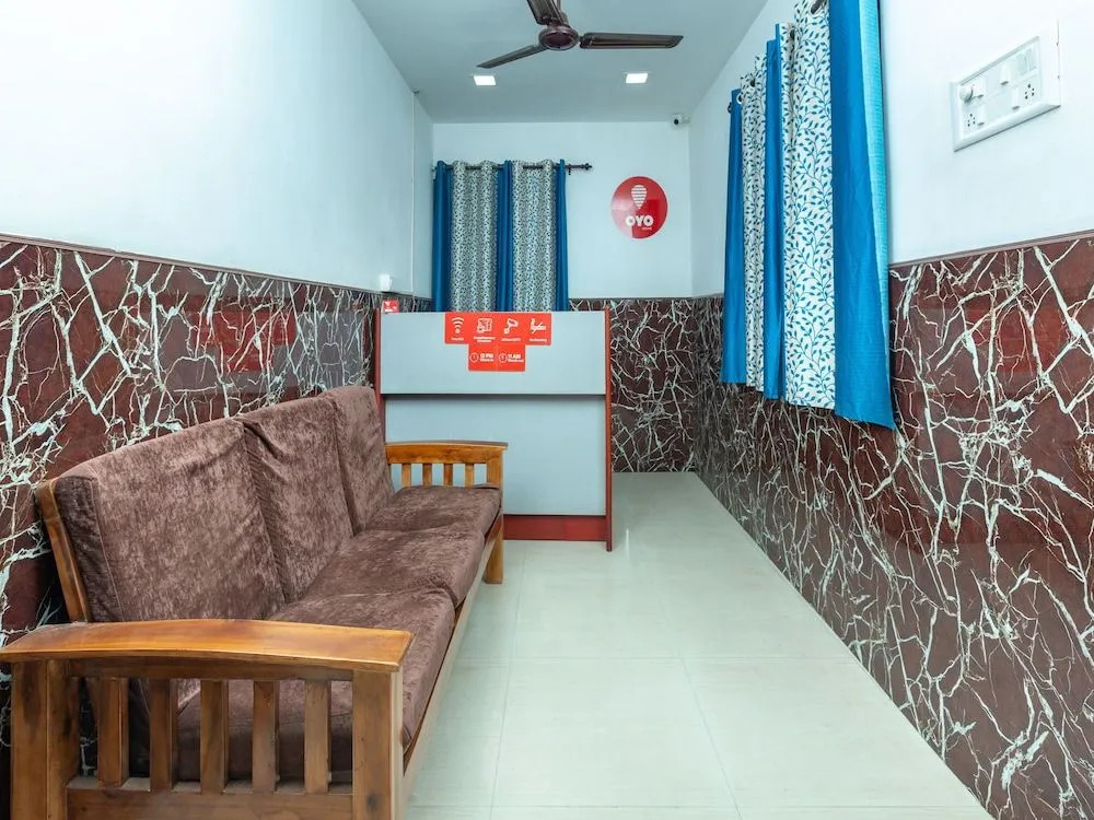 OYO 19396 Cristal Residency