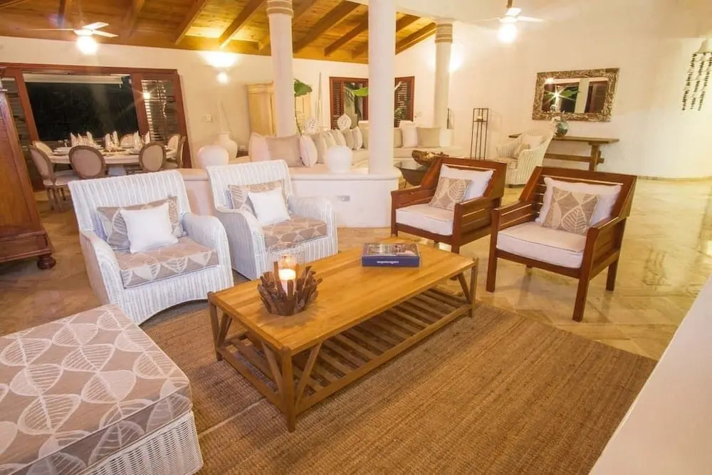 4BR Villa Las Piñas CasadeCampo by ASVR