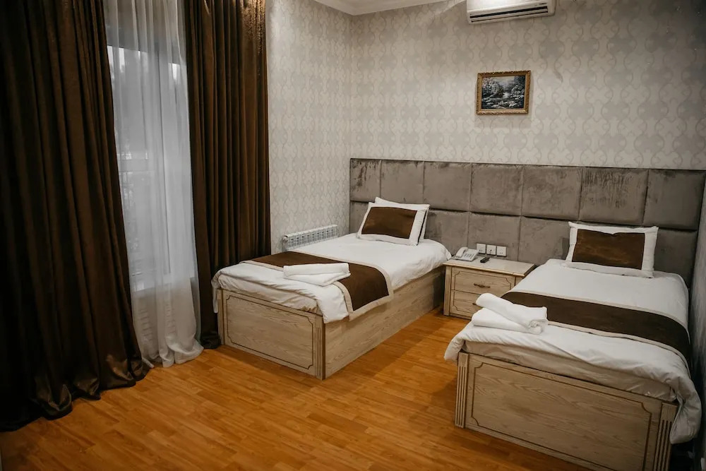 Отель Shahlo
