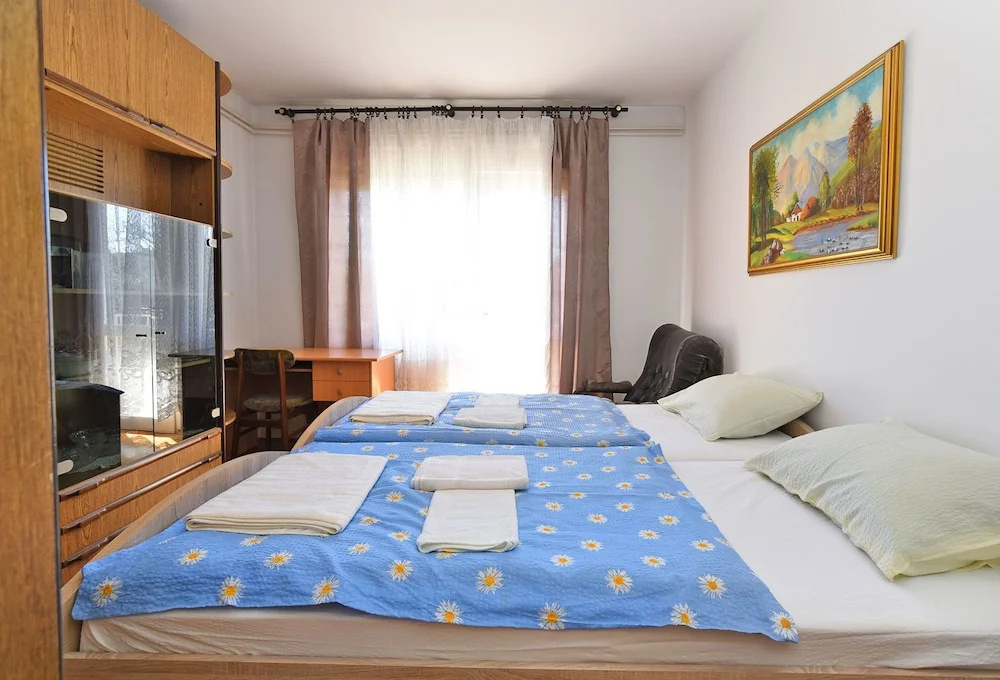 Apartment 74