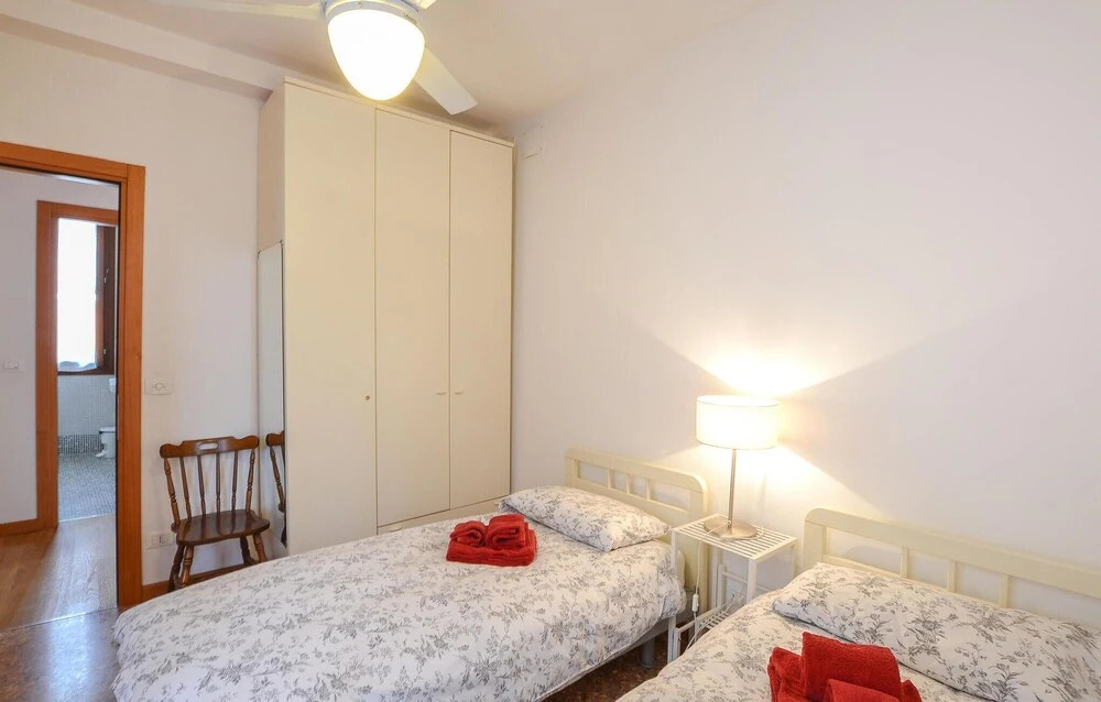 Stunning Apartment in Venezia With 2 Bedrooms and Wifi