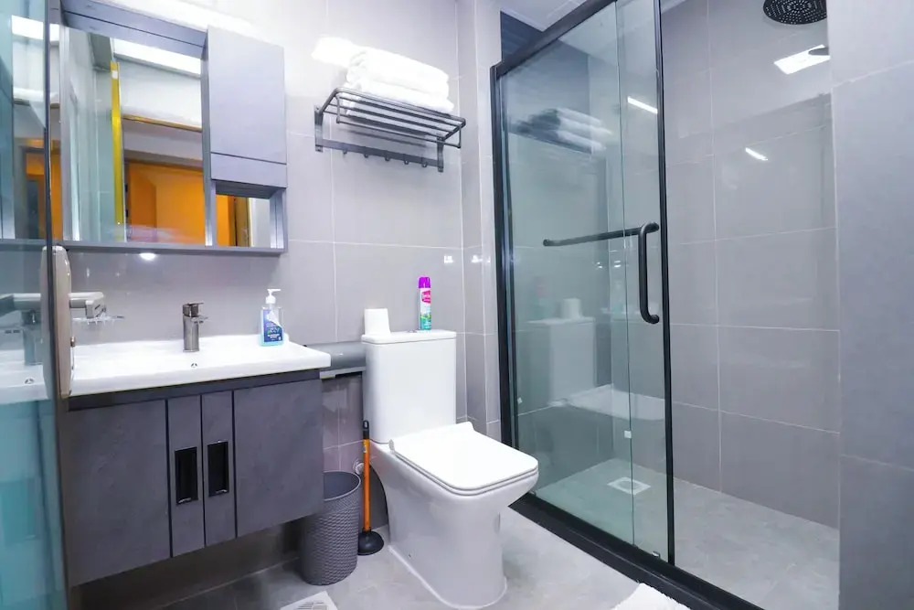 Erica Suites- Riverside