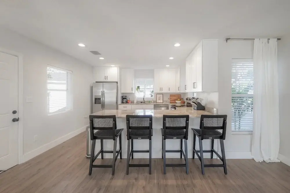 125 Harbor Bluff Dr