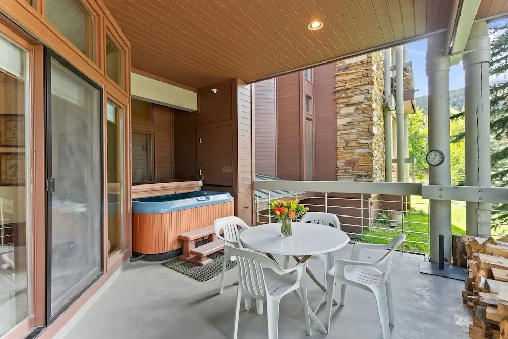 Powder Run at Deer Valley Resort - Two Bedroom Condo with Hot Tub #A13 2 Condo