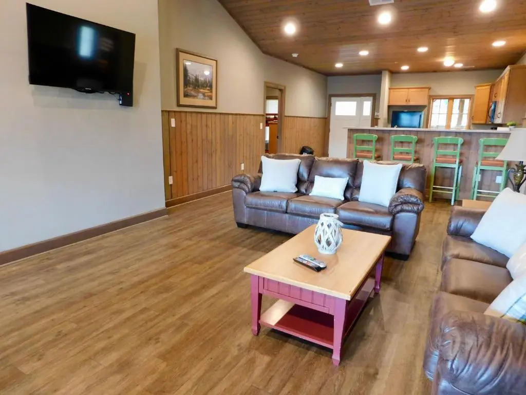 Viewpoint Condominiums