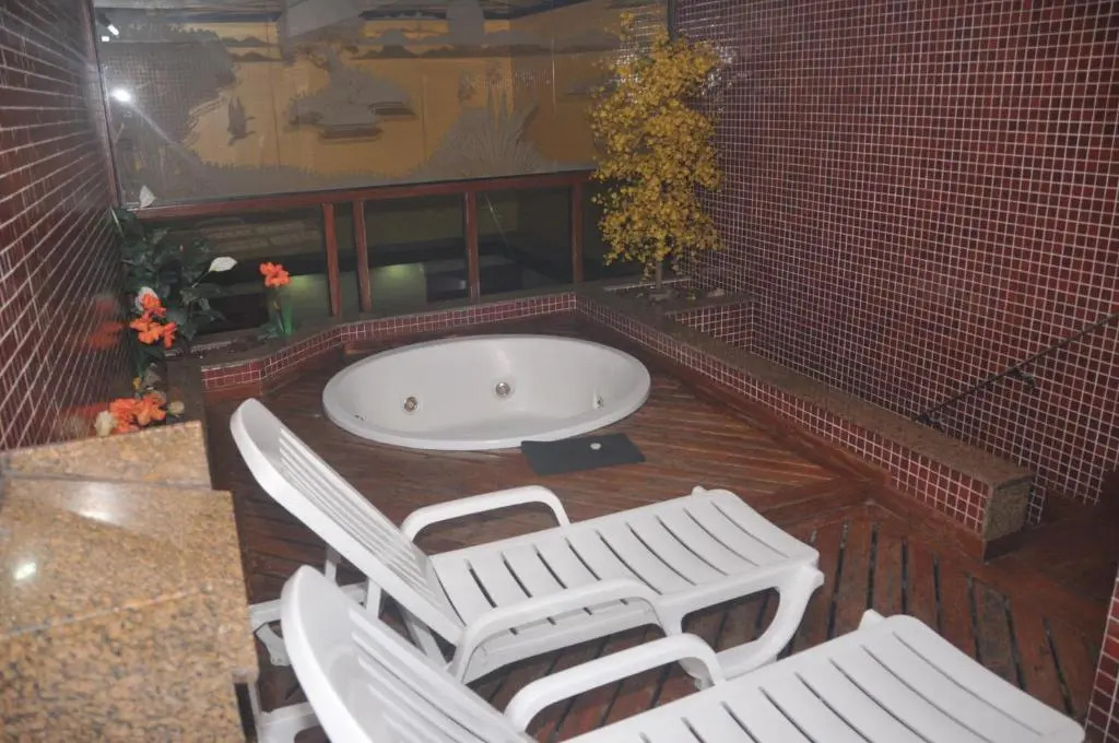 Motel Caricia (Только для взрослых)