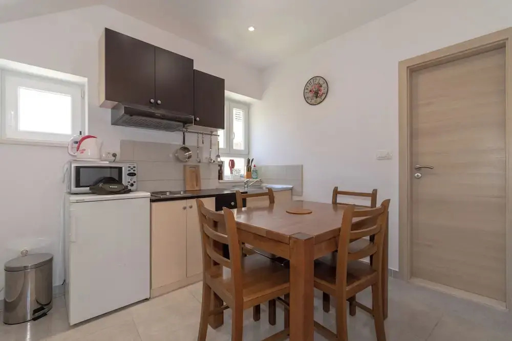Kira, One Bedroom Apartment In Old Town