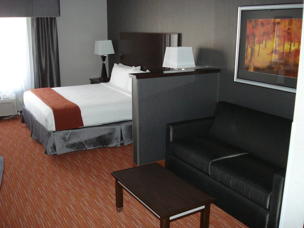 Holiday Inn Express & Suites Rapid City I-90 IHG