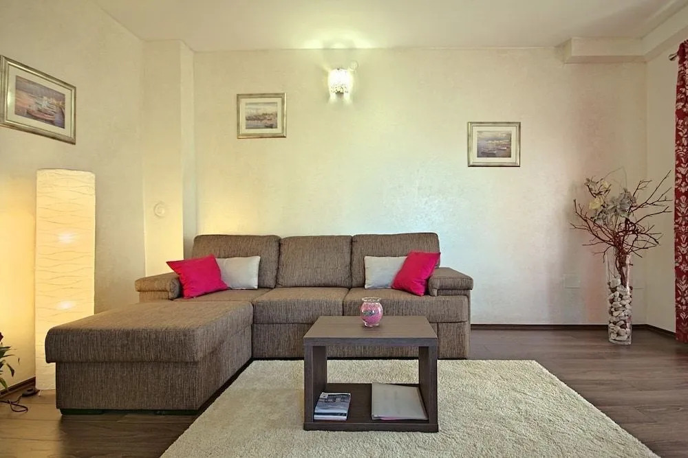 Apartment Tatty