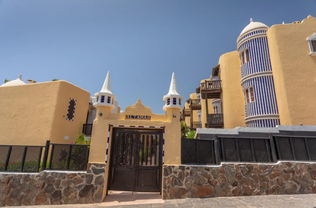 Altamar  52 with balcony&pool By CanariasGetaway