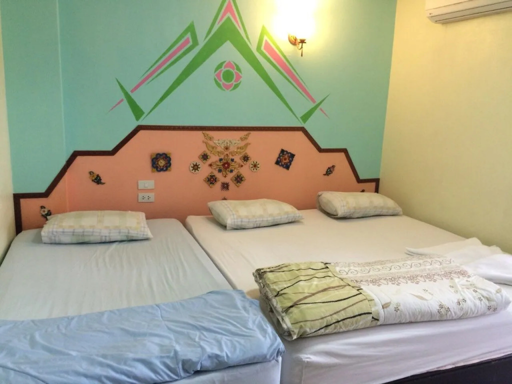 Castaways hua hin