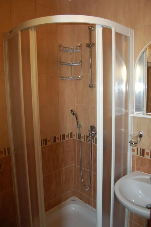 ROOMS & APARTMENTS DOBROTSKI DVORI
