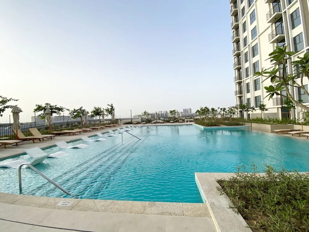 Marco Polo - Stylish Apt with Skyline views, Great Amenities
