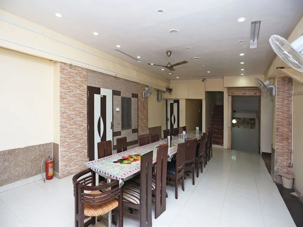OYO 4009 Hotel HKJ Palace
