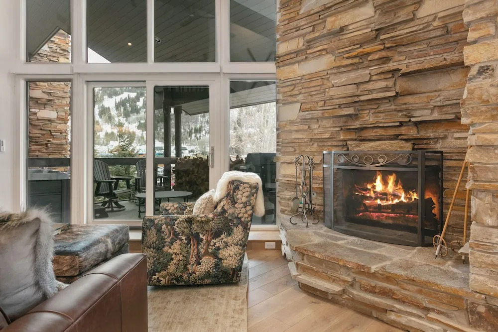 Ski Retreat Hot Tub 2br + Loft 2 Bedroom Condo