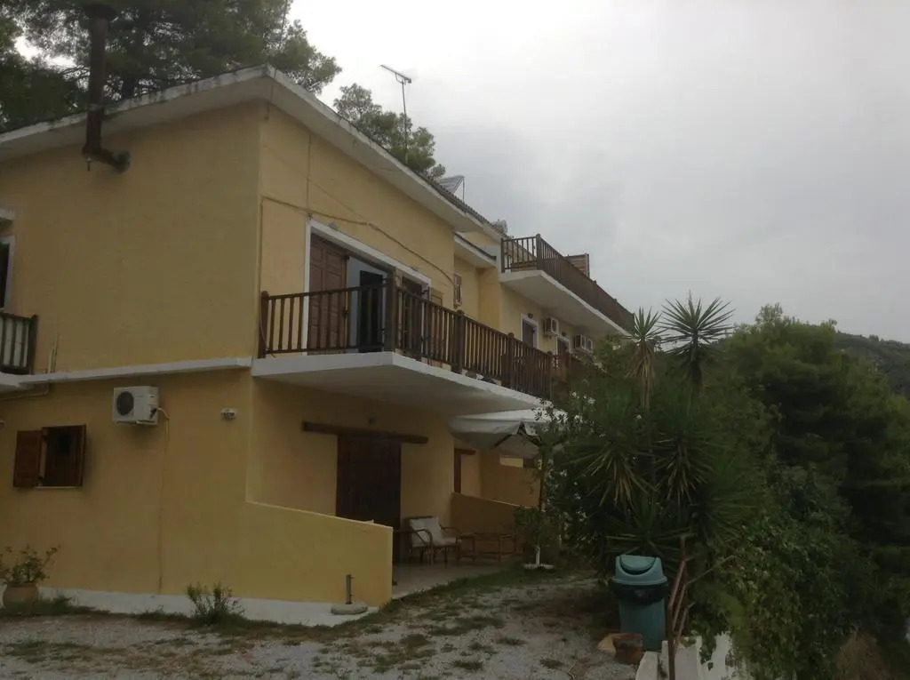 Mandaniki Apartments