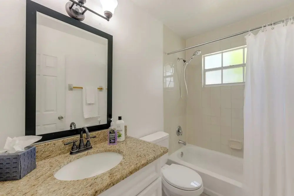 8 Mi to Disney: Resort-style Condo w/ Pool Access