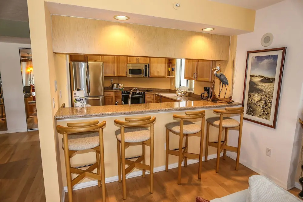 Ocean Harbor 102A