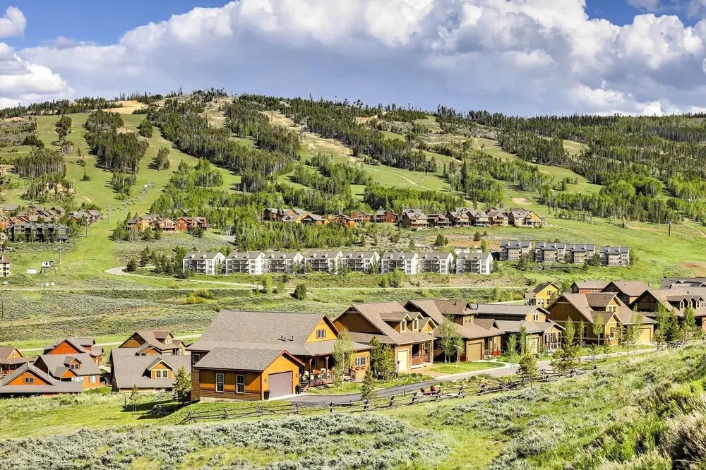Ski, Soak & Explore! Granby Getaway w/ Mtn Views