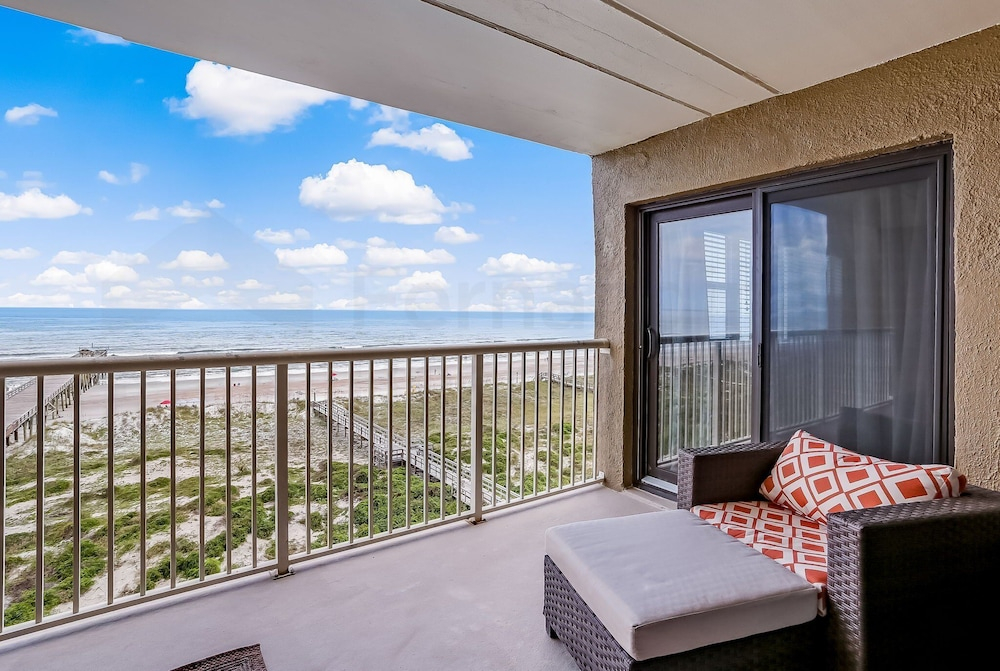 6th Floor, Updated and Beautiful! Oceanfront Condo With Balcony, Fishing Pier