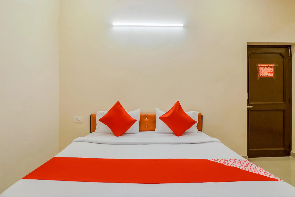 OYO 45428 MG Residency