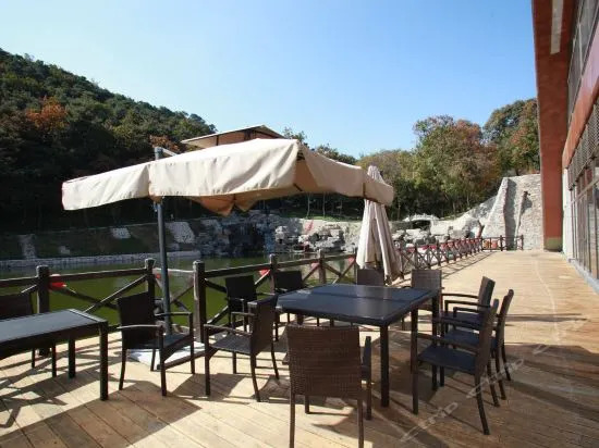 Jinchao Yuma Yaji Mountain Forest Hotel