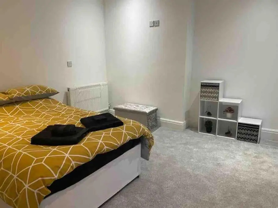 Superb Flat @ Market Street - 62B