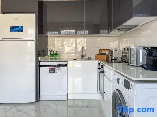 Qoople Elite 3 City 16 Apartment near the beach