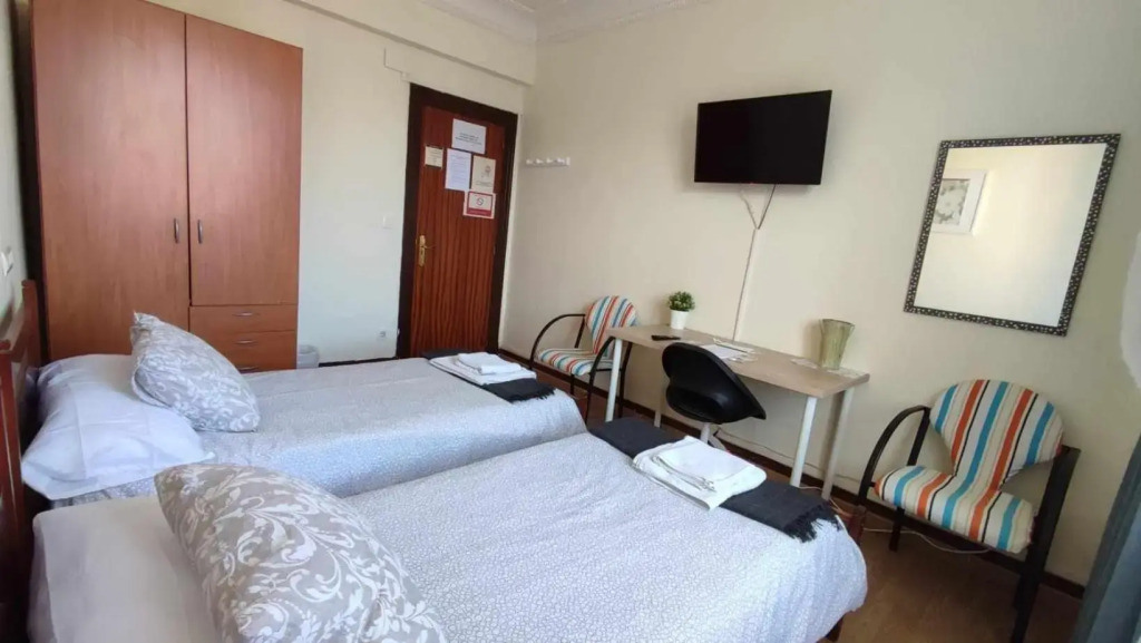 FlipHouse Rooms Pensión⭐