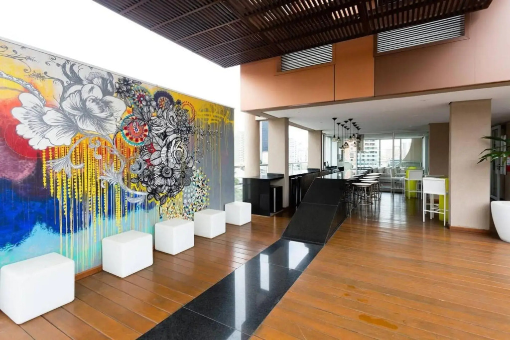 Apartamento c/infinity pool prox shopping Frei Caneca 704