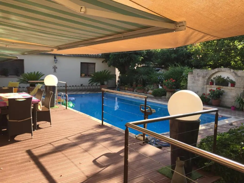 Loft, avec piscine privative, à 15 minutes à pied du centre ville