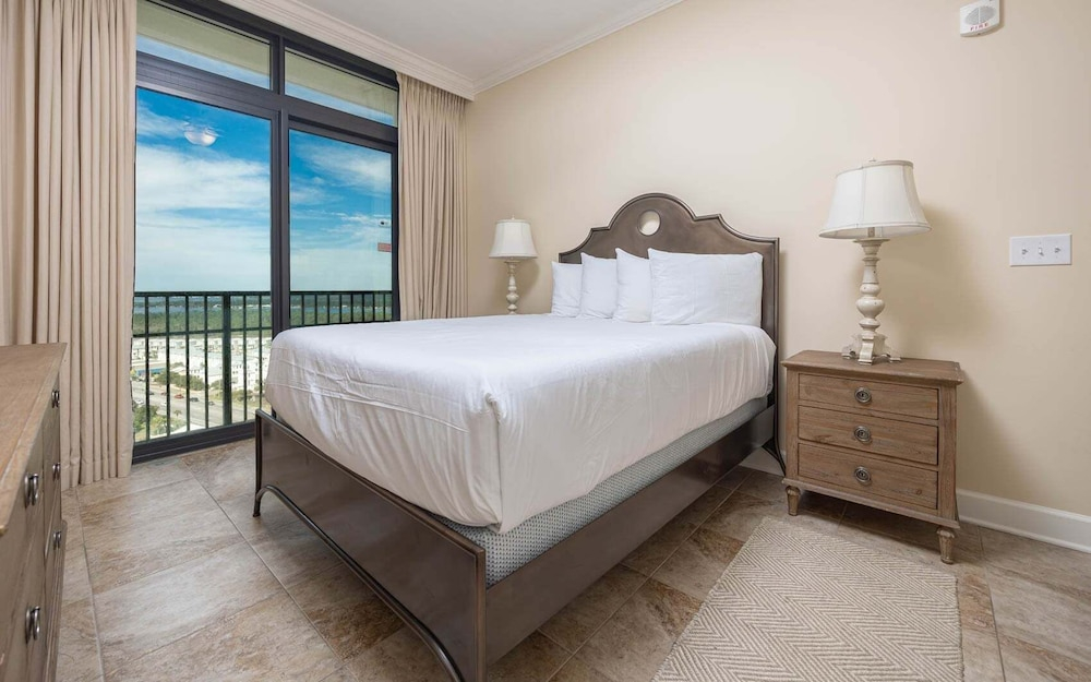 The Oasis 1801 Formerly Phoenix West Ii 1801 4 Bedroom Condo
